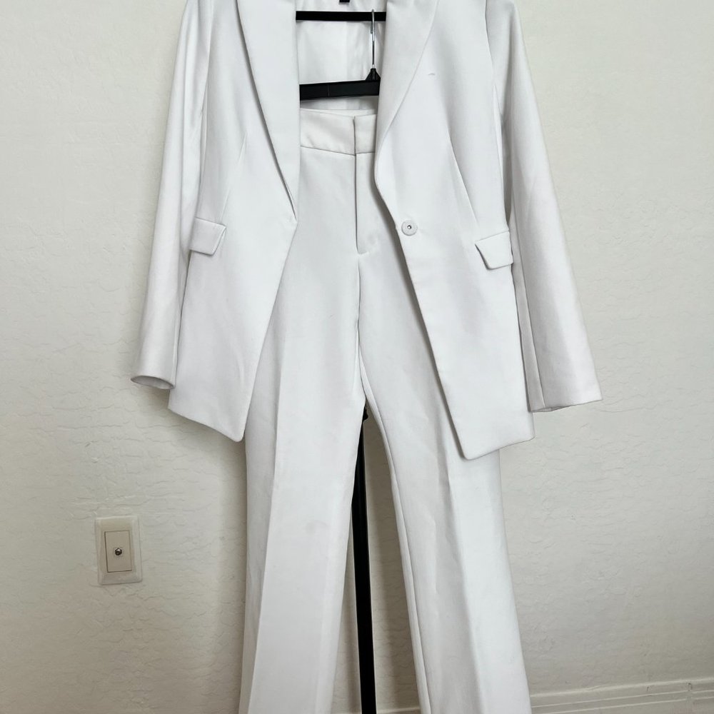 Banana Republic Pantsuit - Blazer + Pants - White - Size 2